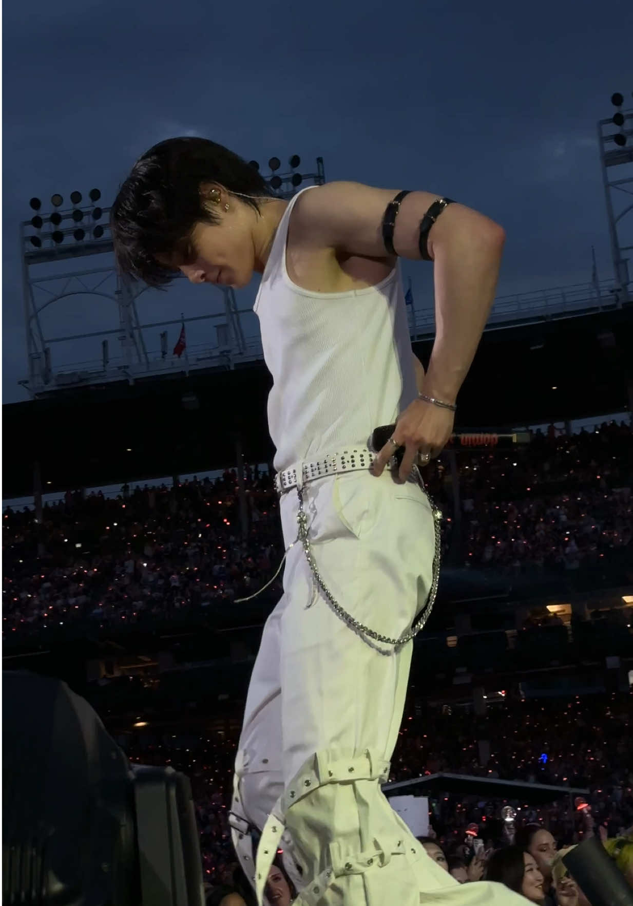 i need him biblically now stat pronto GIVE HIM YO ME NEOW somethings purring... #straykids #skz #dominatetour #스트레이키즈 #jeongin #yangjeongin #아이엔 