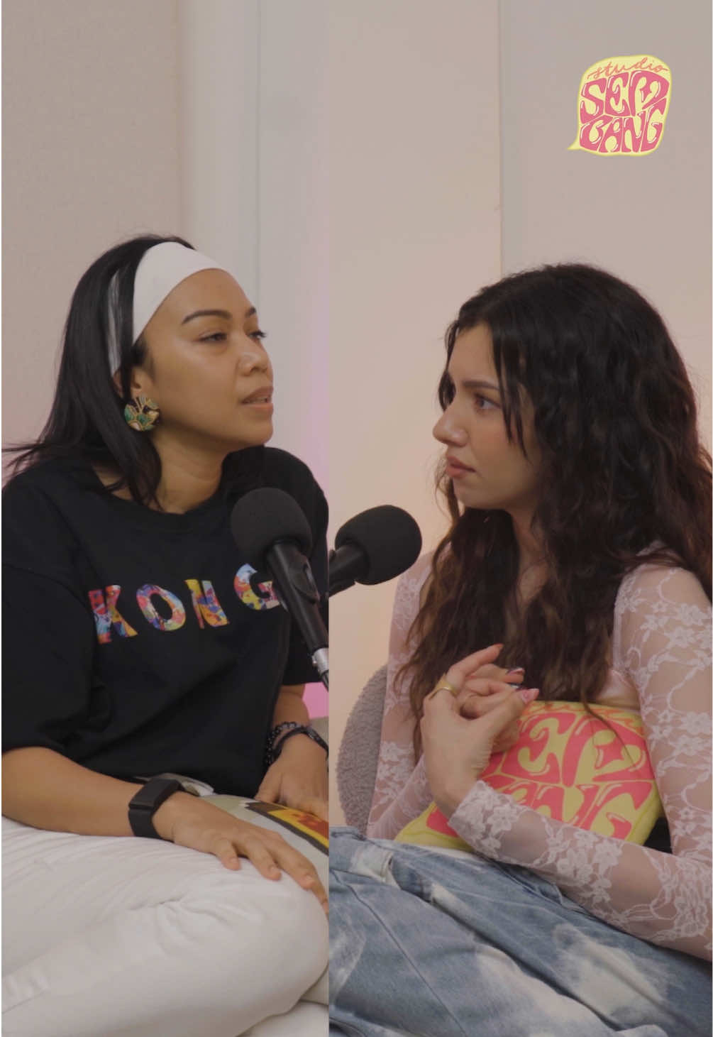 yass tak sabar nak dengar cerita  @Sharifah Sakinah Hemma Fit pulak minggu ni! jangan lupa layan khamis, 10pm on @YouTube @Spotify or @Apple Podcasts k! #jomsembang #studiosembang 