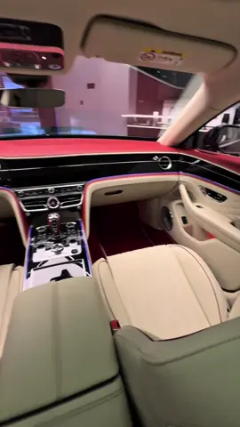 The back seats of the BENTLEY FLYING SPUR  #bently #flyingspur #bentlyflyingspur #luxurycars #carreview #review #fyp #viral 