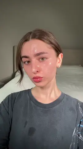 #anua  ‎تونر انوا 77% الوردي 🍑 ‎تونر أنـووا الوردي بخلااصة الخوخ ❤️‍🔥 🍑  ‎منااسب جميع أنواع البشرة، بما في ذلك الجافة والجافة والحساسة🤔🤔 ‎يعالج مشاكل البشرة - التهيج والاحمرار والخطوط الرفيعة والجفاف والملمس الخشن والتشقق وفرط التصبغ🤔🤔 ‎يجمع تونر تونر خلاصة الخوخ 77 نياسين من أنوا بين القوة والترطيب مع مجموعة من المكونات المعززة للحاجز الواقي للبشرة. تعمل المكونات المرطبة مثل البانثينول والسيراميد على تقوية حاجز البشرة🤔🤔 ‎بينما تعمل مكونات تفتيح البشرة مثل النياسيناميد والألفا-أربوتين وفيتامين C على توحيد لون البشرة وتركها مشرقة. كما تعمل تقنية Peach Melting Peel™ على إزالة خلايا البشرة الميتة بلطف دون قساوة، ويعزز حمض الهيالورونيك ترطيب البشرة، مما يضمن أن يكون هذا المنتج غير مهيج ومناسب لجميع أنواع البشرة🤔🤔 #اكسبلور #كومنتات #كومنت #لايكات #تفاعل #دعم #لايك #كومنتاتكم #كومنت_مثل_وجهك #تعليقاتكم_تسعدني😍 