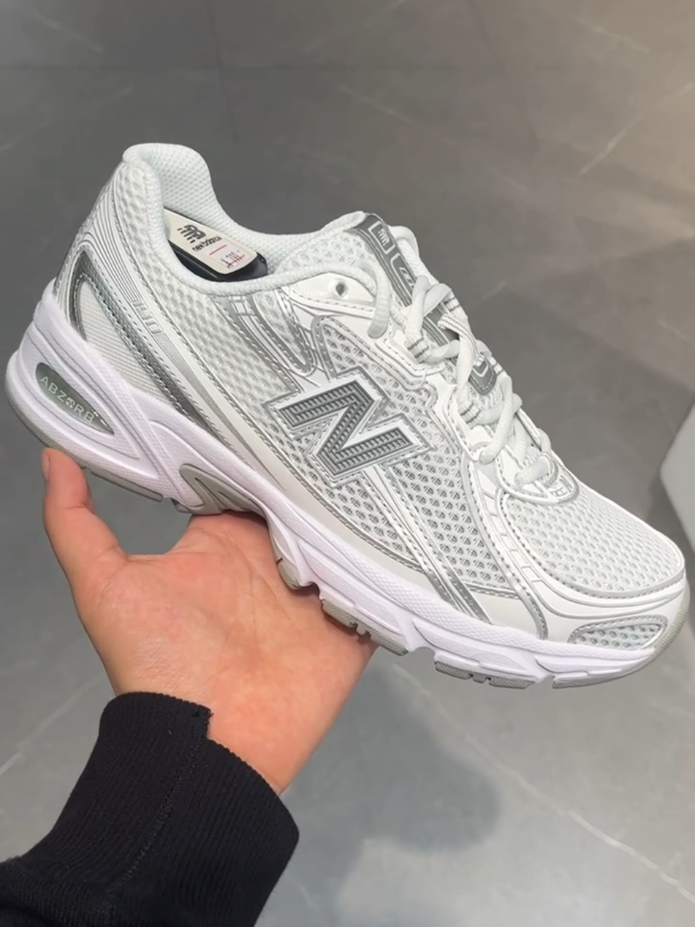 New Balance 740 V2 White Silver Reflection GS (100% Authentic) #newbalance #newbalance740 #nb740 #740 #sneakers #sneakerswanita #sneakerspria #original #yourpage #foryoupage 