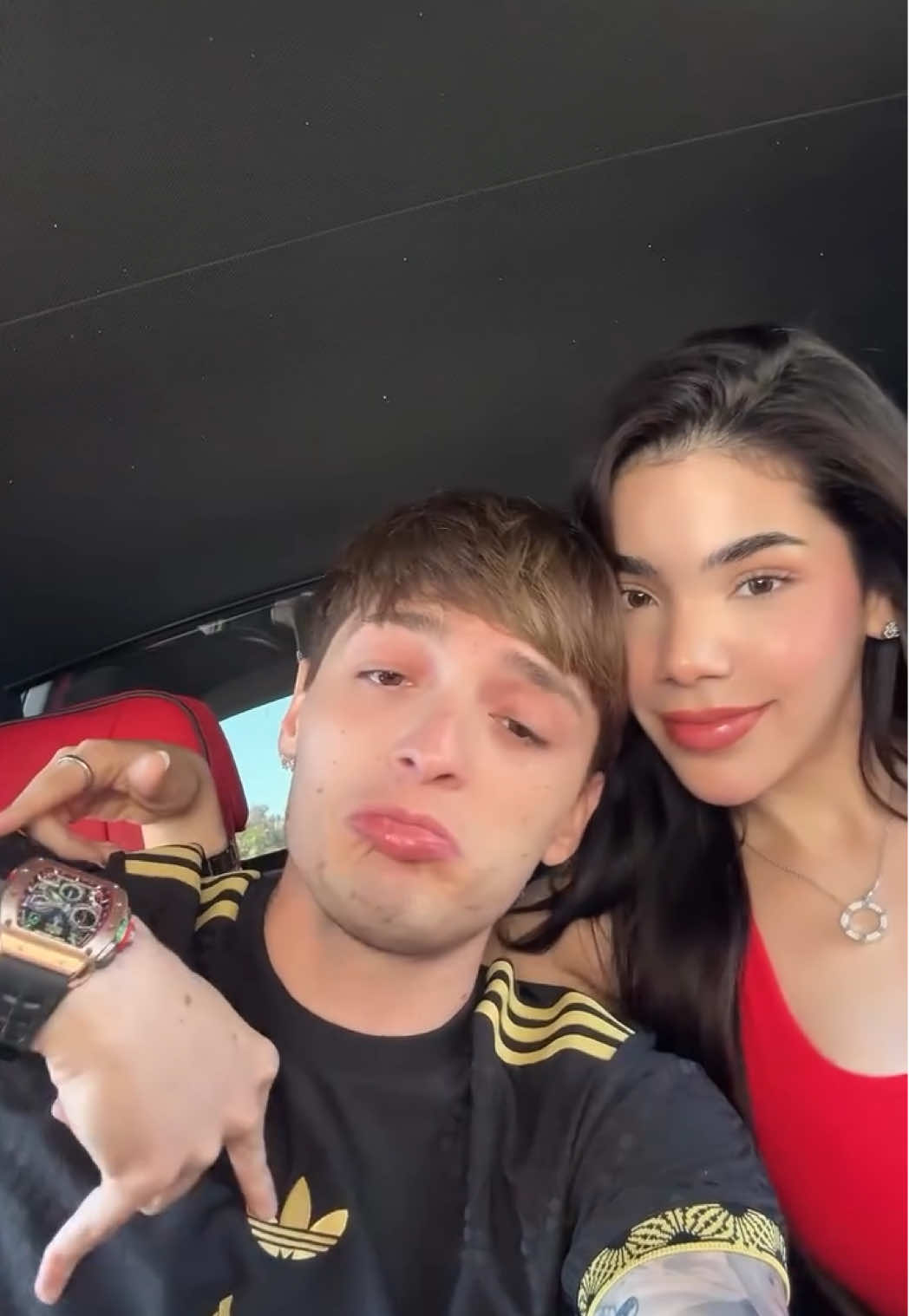 🇲🇽 @Peso Pluma y @KeniaOs al ritmo de #Cullinan 