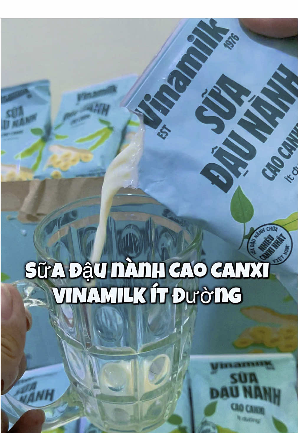 Ai Đam mê sữa đậu nành nguyên chất nhiều canxi VINAMILK như tui hok ? #vinamilk #suadaunanh #suavinamilk #meshin_review #xuhuong 