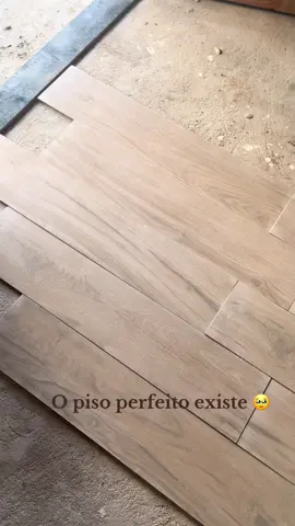 Melhor escolha para a nossa casa estilo farm House 🥹 . . . . #construction #construindominhacasa #construindo #obra #sonhos #casaamericana #farmhouse #farmhousedecor #casaamericananobrasil #farmhousestyle #casanaroça 