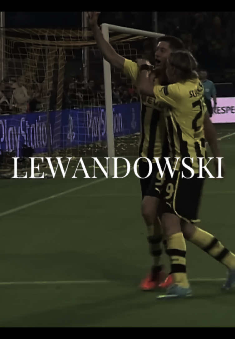 Lewandowski. #lewandowski #robertlewandowski #lewangoalski #bvb #bvb09 #bayernmunich #barca #barcelonafc #footballtiktok #edit #fyp 