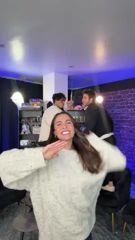 Tas tas tas 🙂‍↕️✋🏽 #baile #trend #alanarrieta #5incomentarios #nosoychaparro #malleza #zerme 