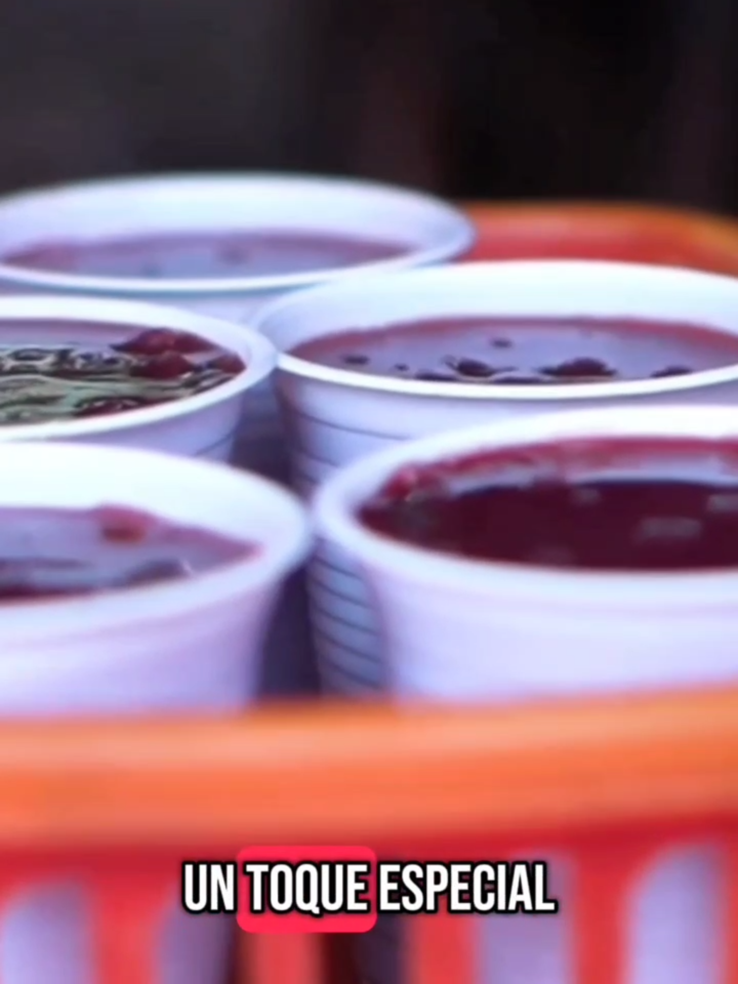 ¡Descubre el sabor de la tradición en Atocha, Ambato! 💜 Kiosko Atocha, con más de 20 años de historia, te espera con colada morada y empanadas de viento que conquistan el corazón y el paladar.  ¡Apoya lo local y saborea lo nuestro!  #ColadaMorada #AmbatoEcuador #micuytv #ComidaTradicional #EcuadorTikTok #GastronomíaEcuatoriana #KioskoAtocha #TikTokEcuador #FoodTok #ViralEcuador #HechoEnEcuador