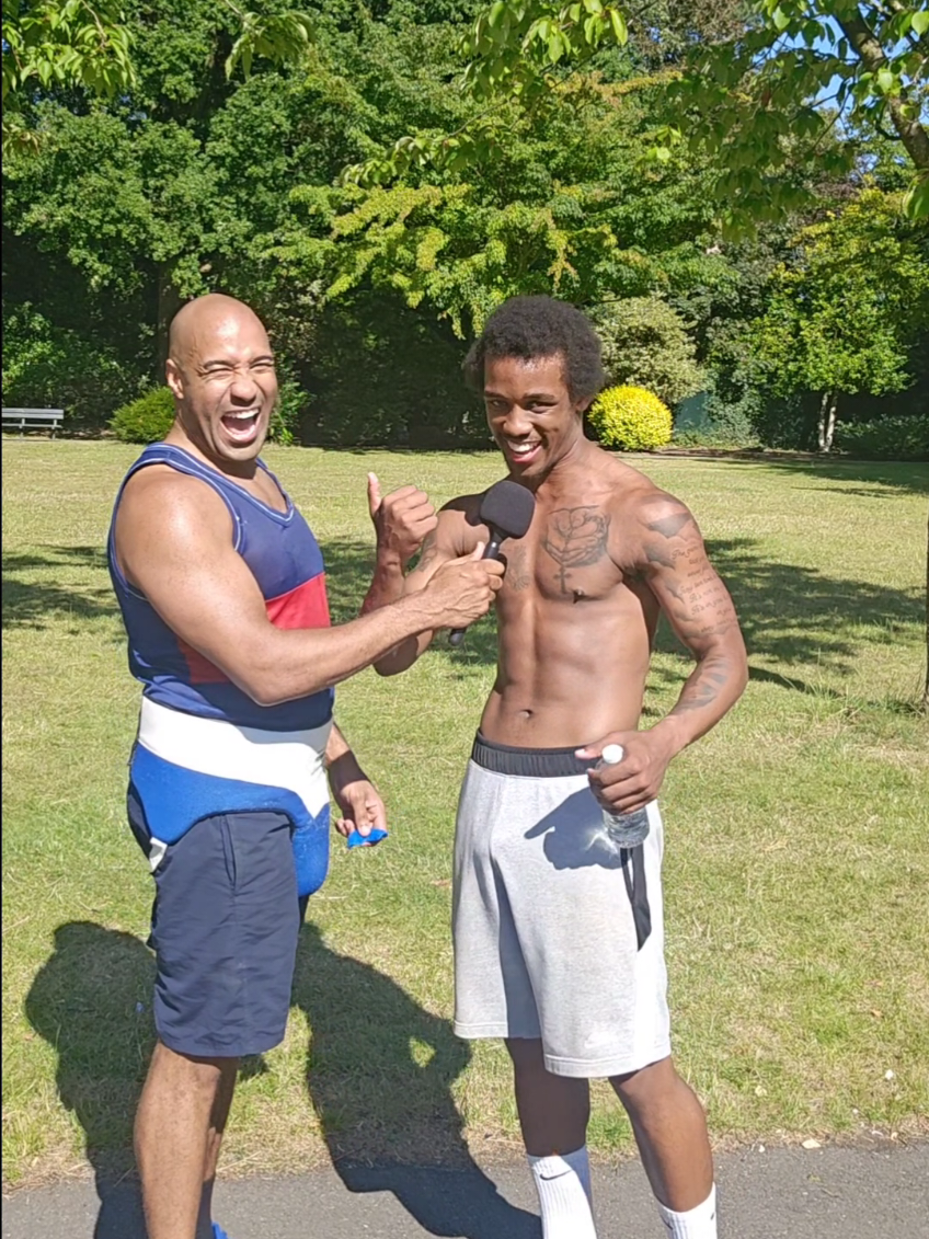 dangerous dee YGs trainingwith me soon see him in the ring anyone wants me to train minimum 21 years of age @Devante 🇯🇲 #tommyhench #youth #training #knivesdownglovesup #Birmingham #professional #missfits #boxer #funny #commentary 
