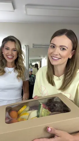 unboxing jedzenia na 12h na planie zdjęciowym 😆🍱🍉 @wierzbicka_kinga 💛