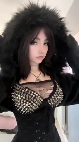 love this hoodie (new hair colour coming soon btw)  🖤 #fyp #stayswag #moots? #altgirl #fitcheck #CapCut 