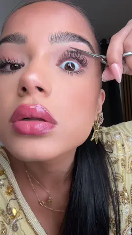 Les extensions et faux cils sont démodé maintenant ce qui est joli, c’est d’avoir les cils longs et naturel 🥰 @Tothelove Profite de cette offre exceptionnelle de -40% avec Roji40 sur les kits de +60€ TOTHELOVE.fr  *collaboration  #serumcils #poussecils #tothelove #cilslongs #pousserapide