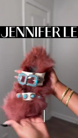 When I tell y’all I was HEATED 😩, the first pair from Retorose looked nothing like the photo—it was giving catfish 😂. But hey, there’s nothing like the real thing, right? @iamjenniferle, babyyyy, these heels? They’re giving luxe, they’re giving LEWK 💅🏾✨. I’m unboxing the real deal and now I’m ready for the Beyoncé concert! Foxxy brown rodeo heel: @iamjenniferle  #unboxing #ShoeUnboxing  #HeelsOfInstagram #Luxury #blackgirlluxury #FashionUnboxing #jenniferle #RealVsReality #InfluencerStyle  #ShoeLover #OOTD #InstagramFashion #ViralFashionFinds #cowboycarter #westernfashion 