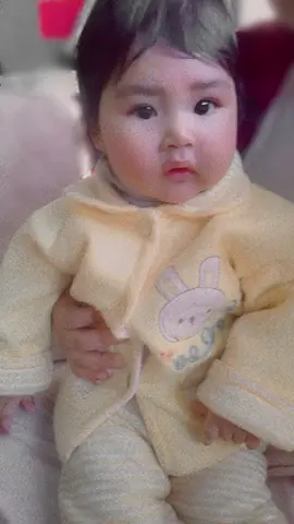 𝑆𝑖𝑒𝑚𝑝𝑟𝑒 𝑙𝑙𝑒𝑔𝑎 𝑎𝑙𝑔𝑢𝑖𝑒𝑛 𝑝𝑎𝑟𝑎 ℎ𝑎𝑐𝑒𝑟𝑡𝑒 𝑙𝑎 𝑣𝑖𝑑𝑎 𝑚𝑎𝑠 𝑏𝑜𝑛𝑖𝑡𝑎.   𝑌 𝑒𝑛𝑠𝑒ñ𝑎𝑟𝑡𝑒 𝑙𝑜 𝑞𝑢𝑒 𝑒𝑠 𝑞𝑢𝑒𝑟𝑒𝑟 𝑑𝑒 𝑣𝑒𝑟𝑑𝑎𝑑💗.!  𝑠𝑖𝑒𝑚𝑝𝑟𝑒 𝑠𝑒𝑟𝑎s 𝑚𝑖 𝑚𝑎𝑠 𝑏𝑜𝑛𝑖𝑡𝑎 𝐶𝑎𝑠𝑢𝑎𝑙𝑖𝑑𝑎𝑑  𝑃𝑜𝑑𝑟𝑖𝑎 𝑡𝑟𝑎𝑡𝑎𝑟 𝑑𝑒 𝑒𝑠𝑐𝑟𝑖𝑏𝑖𝑟 𝑀𝑖𝑙𝑒𝑠 𝑑𝑒 𝑓𝑟𝑎𝑠𝑒𝑠 𝑝𝑎𝑟𝑎  𝐸𝑥𝑝𝑟𝑒𝑠𝑎𝑟 𝑡𝑜𝑑𝑜 𝑙𝑜 𝑞𝑢𝑒 𝑠𝑖𝑒𝑛𝑡𝑜 𝑝𝑜𝑟 ti, 𝑝𝑒𝑟𝑜 𝑠𝑖 𝑝𝑢𝑒𝑑𝑜 𝑟𝑒𝑠𝑢𝑚𝑖𝑟 𝑐𝑜𝑛 𝑚𝑢𝑐ℎ𝑎𝑠 𝑝𝑎𝑙𝑎𝑏𝑟𝑎𝑠 𝑙o que si𝑔𝑛𝑖𝑓𝑖𝑐as 𝑝𝑎𝑟𝑎 𝑚𝑖, 𝑒𝑠 𝑞𝑢𝑒 𝑎𝑑𝑒𝑚𝑎𝑠 𝑑𝑒 𝑠𝑒𝑟 𝑚𝑖 ℎ𝑖𝑗a, 𝑝𝑎𝑟𝑎 𝑚𝑖 𝑒res el 𝑟𝑒𝑔𝑎𝑙𝑜 𝑚𝑎𝑠 ℎ𝑒𝑟𝑚𝑜𝑠𝑜.💕🌸👧🏻 #5meses #bebé #happy #hija #huancayo_perú🇵🇪 #peru🇵🇪 