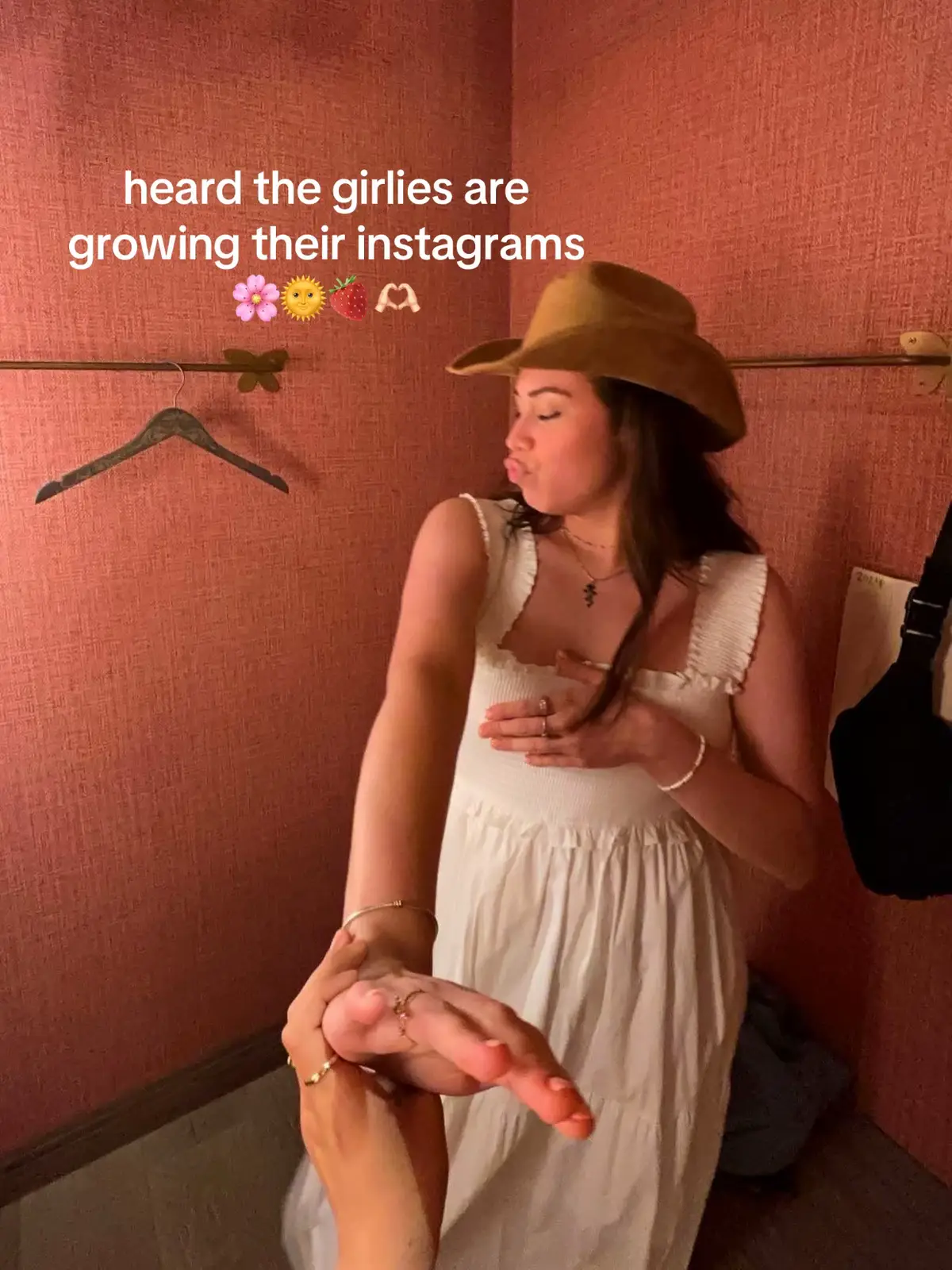 girlies!! let’s support each other 🫶🏻 IG: elly cifuentes  #fyp #teamwork #teamworkchallenge #instagram 