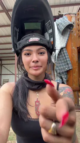 It’s not funny anymore when am I gonna stop getting played  #weldher #foryoupage #fyp #femalewelder #femalewelder #womenintrade #bluecollar #weldingjob #atx 