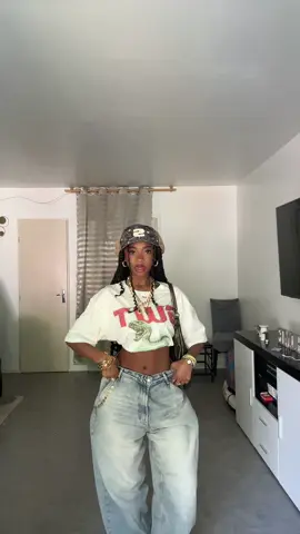 i really fw that white tee fr #OOTD #fitcheck #outfitcheck #outfitinspo #fashiontiktok #fyp 