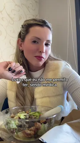 ASPIRADOR DE PÓ ROBÔ (falei errado ali e nem percebi hahaha) Se indentiticaram com algo? Querem parte 2? #luxosquenaomepermitoter 