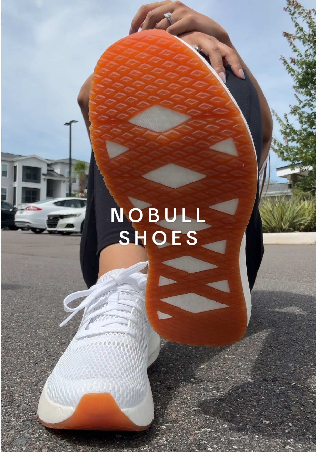 Replying to @Rodriguez12 Son divinos 😍 ¡Si quieren los suyos, aprovechen que están en oferta! 👟✨ #runningshoes #nobullshoes #workoutshoes #whitesneakers #gymshoes #walkingshoes #tts #shoesforwomen #comfortableshoes #tiktokshopcreatorpicks #dealsforyoudays *oferta por tiempo limitado 