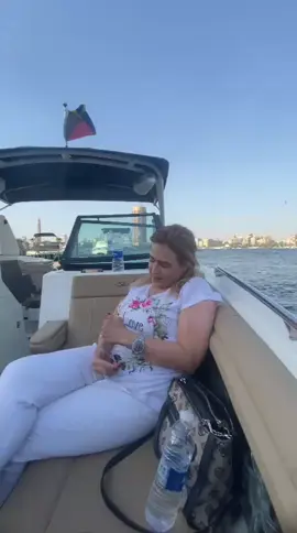النيل الجميل  مع اصدقائي الاعزاء . ،👩‍❤️‍👩⛵ الحياة لحظات استمتاع ببساطة قدر المستطاع والمتاح لأن الحياة  تمضي ولا احد سيأخذ معه شئ 🌹  ‎#بتكلم_جد  ‎#سيمون 
