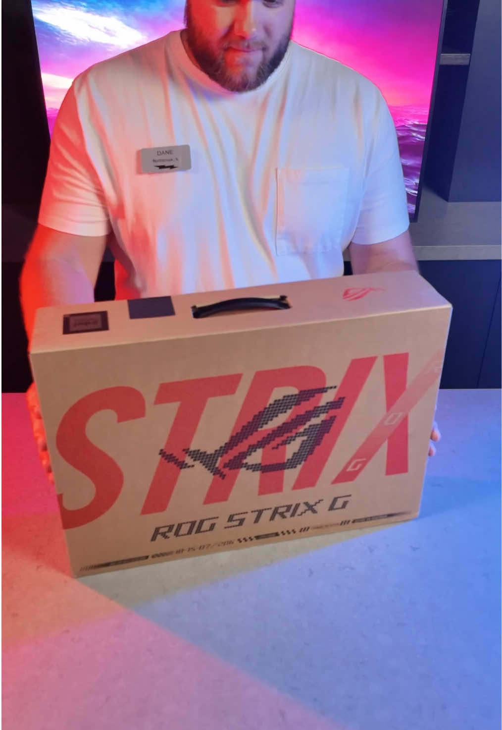 Unboxing The Asus ROG Strix G16 Gaming Laptop In this short, we unbox the 2025 Asus Strix G16 gaming laptop.  Key Features  - 16