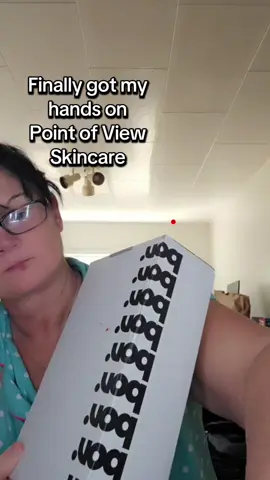 it was so worth the wait!!! my skin stayed hydrated all day long! my makeup looked so good on top! this will be a staple from now on in my makeup routine!!! @pointofview #pointofview #skincare #mikaylanogueira #hydratedskin #skincareroutine #loveit #beautyroutine #reviews 