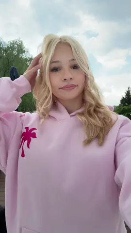 @PINK PALM PUFF 💕 #fyp #fypシ #fypシ゚viral #fypage #viral #lipsync #blonde #pinkpalmpuff #pinkpalmpuffhoodie #hoodie #clothing #clothinginspo #pink #sweatshirt 