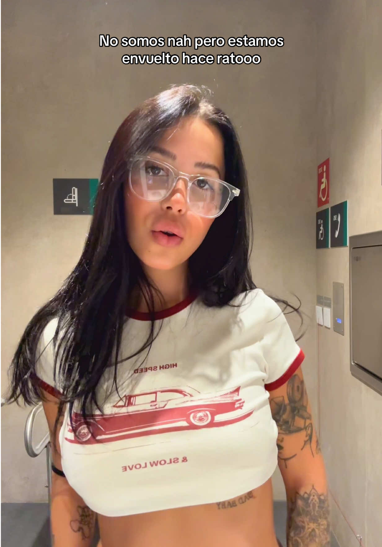 👩‍❤️‍💋‍👩