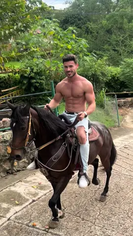 Dando una vueltecita 😝 || Ig: sergiofernandezv