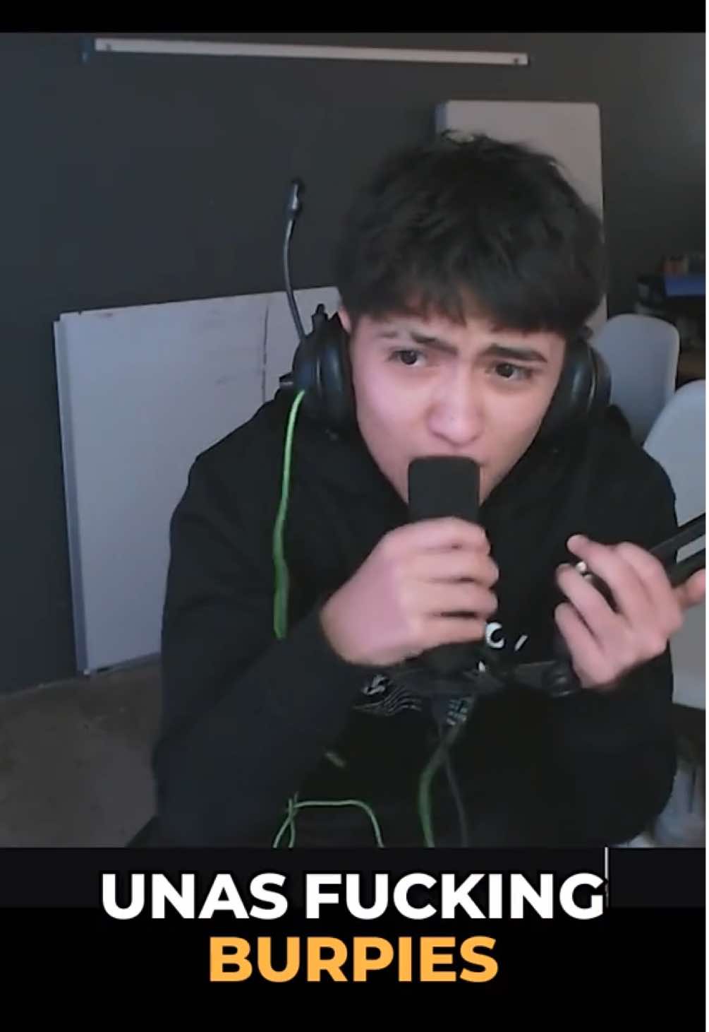 SHREK ME MOTIVO A HACER UNAS BURPIES #clipsdetwitch #IA #fyp #Viral