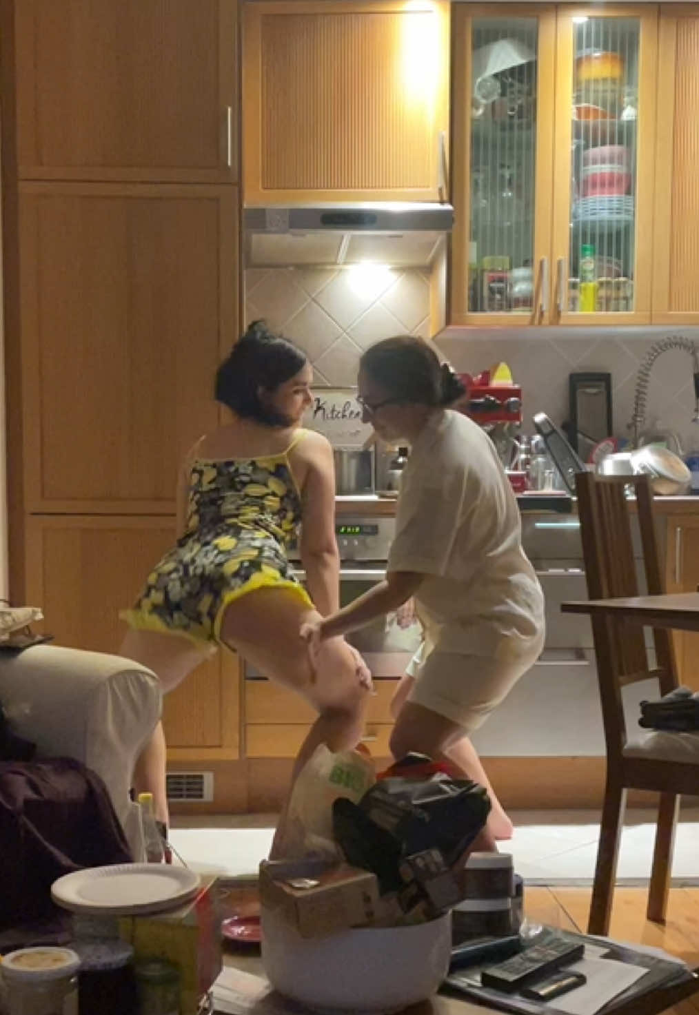 навчіть людину нормально сракотрясти #twerk 