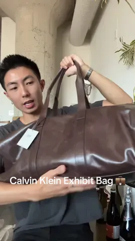 finally made a choice and so happy with my @Calvin Klein exhibit bag 🥹  Will do a travel update once i hop on a plane 😂 #travelbag #travelbagformen #mentravelbag 