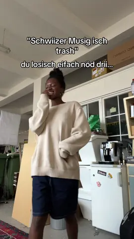 Wend ihr de song?🍯🍯 #indieartist #schwiz #soul #vocals #schwizerdütsch #smallartist #honeygirl #rnb #zurich #indie 