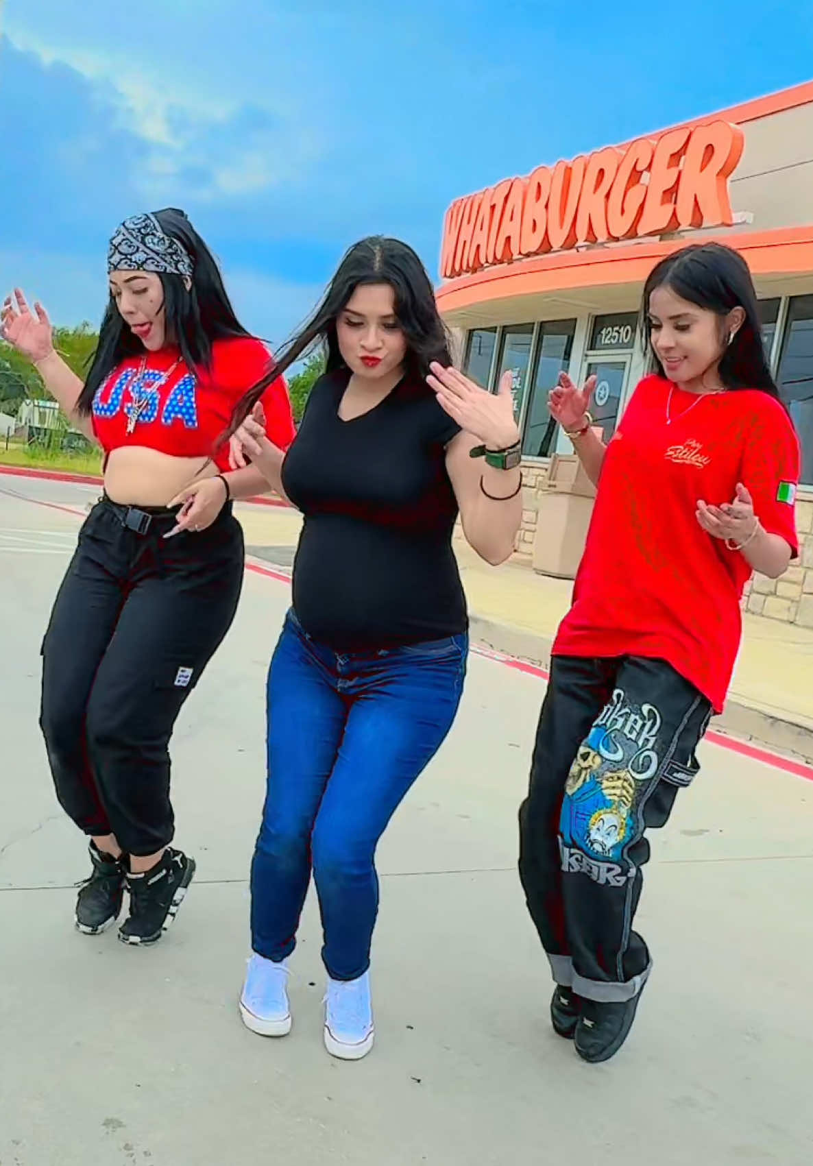 Bailando embarazada 🤰 @pinche_nikky #KingsDelWepa #Texas #Cumbia 