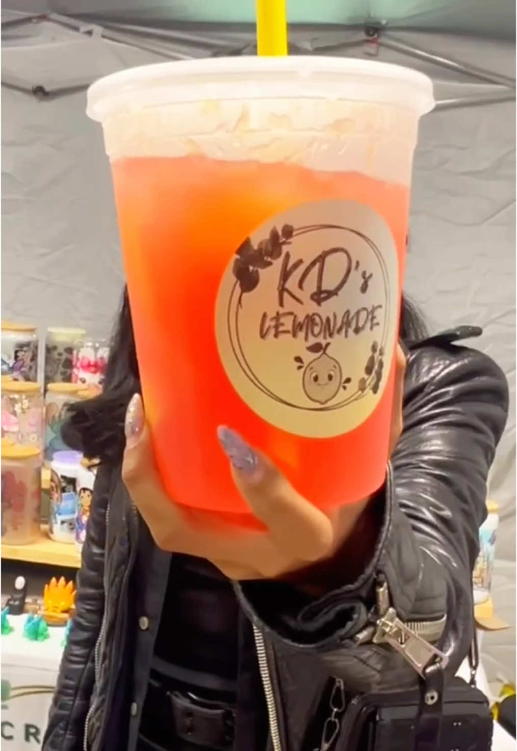 Just a girl, her gloss, and a cherry lemonade under the lights 🍒🍋✨ • @Night market el gato  📍941 S Union Ave, Los Angeles, CA, 90017  Thursday & Friday: 5 pm - 12 am  Saturday & Sunday: 3 pm - 11:30 pm • #nightmarketvibes #losangeles #lemonade #cherry #fresh #girlyeats #Summer #latenightsips #freshsqueezedlemonade #recommendations #hiddenplacesLA #instafood #fypシ゚ 