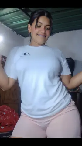Aquí otra vez con el mismo paso... al q no le guste q lo intente, haber si le sale! #viralll_video🖤🔥 #paratiiiiiiiiiiiiii #tiktok 