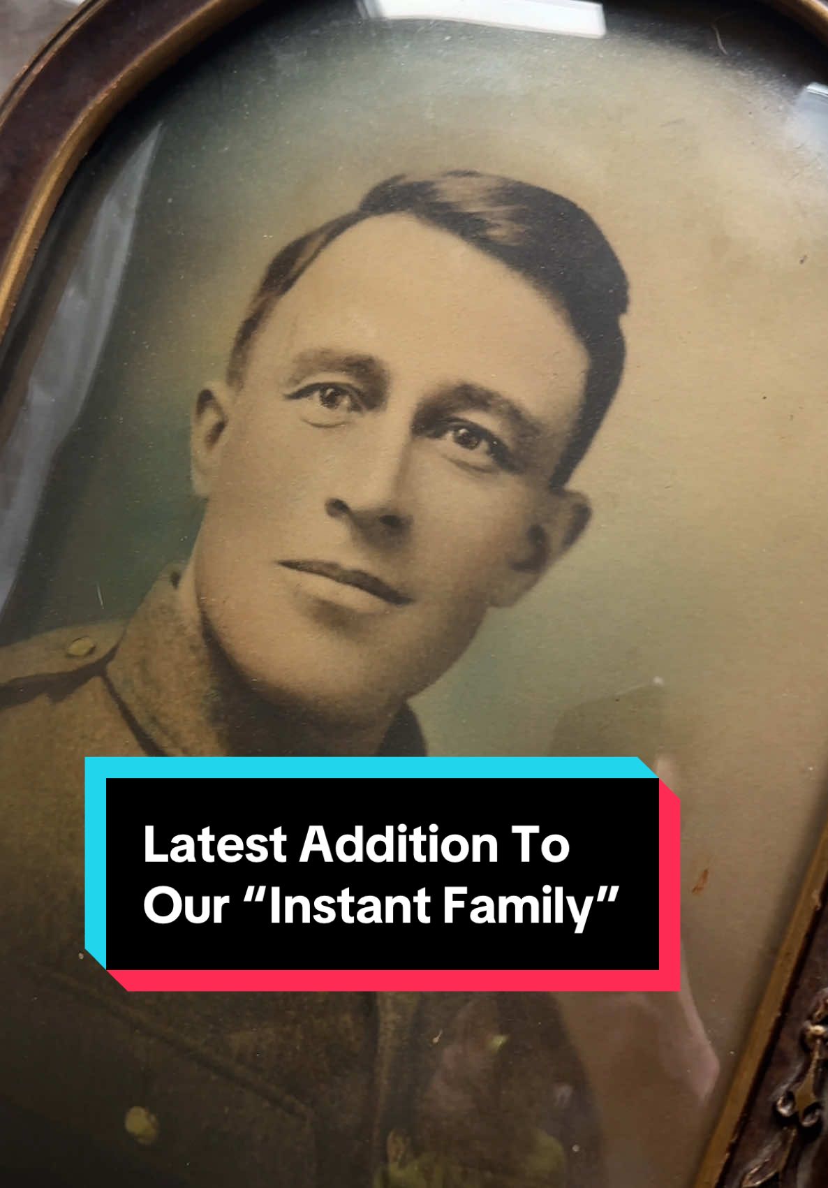 I present the latest addition to the “instant family” 🤌🏼. This striking #vintage bubble glass photo of a handsome soldier. Sometime I’d love to share a full video showing all the different #oldphotos that we have. Let me know if anyone would be interested in seeing that? #bubbleglass #oldphoto  #vintagevibes #darkacademia #history #preservation #restoration #HistoryTime #historylover #billyholt #unforgottenmemories #bmhpreservation 