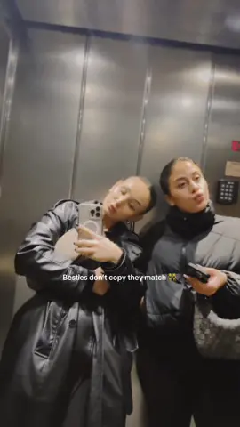 #BestiesDontCopy #BestieVibes #TwinningHard #MatchingEnergy #SlaySisters #TikTokFashion #GirlDuo #FriendshipGoals #TikTokGR #outfitsync #fyp 