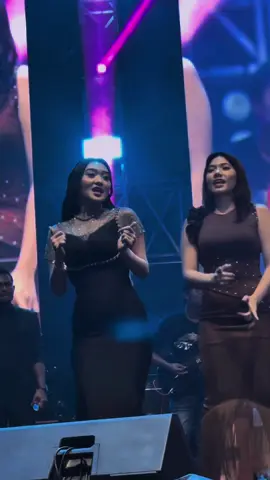 Cantik ga ada obat 😍 🥰 #difarinaindra #cantikanuswantoro #omadella  #CapCut #dangdutkoplo #foryourpage #musikdangdut #fansdifarinaindra 