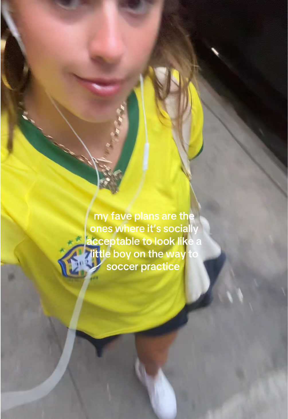 no makeup? oversized jersey? tea and yap w the girls on a tuesday night? yeah! okay! be there in 2! 