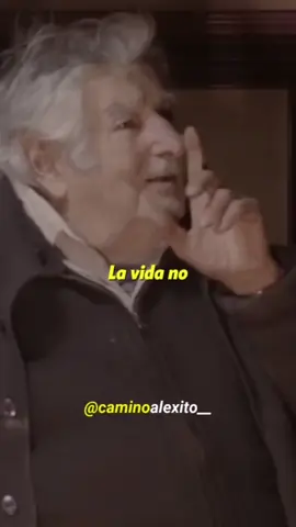 La vida no es solo trabajar... . . . . #motivacion #inspiracion #exito #desarrollopersonal #caminoalexito #consejo #pepemujica 