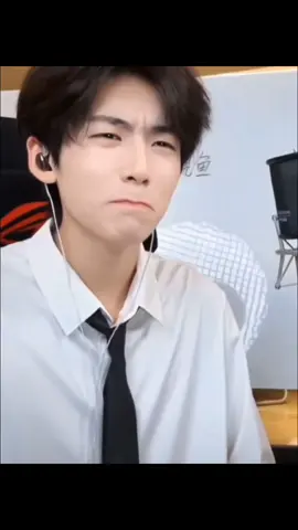 Cảm nhạc đến cảm lạnh 🤣💋 #pangbowen #bangbacvan_pangbowen🇨🇳 #vairal #douyin_china 