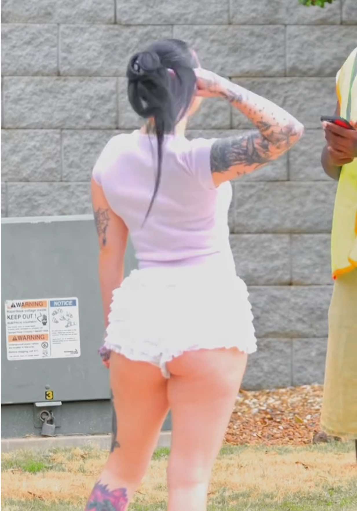 GOLD DIGGER rejects him but tries to win him back! #golddigger #islandboyrah #prank 