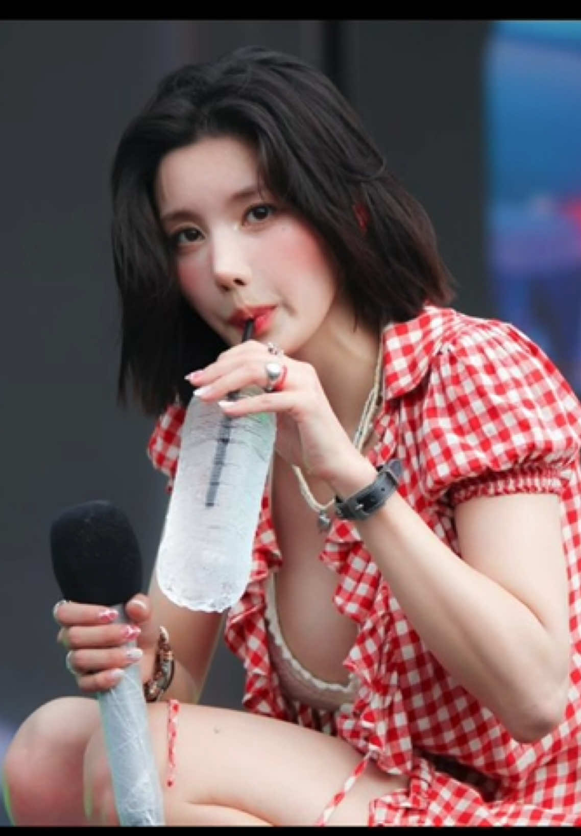 Pulling out the 401k to get front row seats 🔥😮‍💨. #kpop #kpopfyp #ps5pro #waterbomb #southkorea🇰🇷 #kwoneunbi 