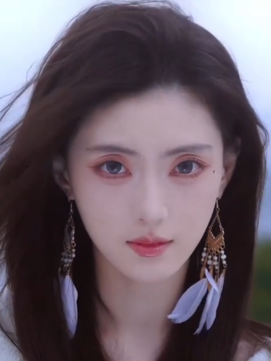 洋澜一 - 曾经心痛│Yang Lan Yi - Ceng Jing Xin Tong『路上行人匆匆过，没有人会回头看一眼，我只是个流着泪』【动态歌词MV】#tiktokviral #chinesesong #song #songs #fullsong #chinese #musicchina #chinesemusic #music #cover #เพลงจีน #เต็มเพลง #เพลงเพราะ #เพลงฮิตtiktok #เพลงเกาหลี #เพลงญี่ปุ่น