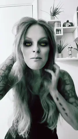 When someone asks you to do a TikTok to this song again. ❤️#pitbullterrier #areyoucrazy #itsavibe #vibin #tiktokvibes #dieantwoord 