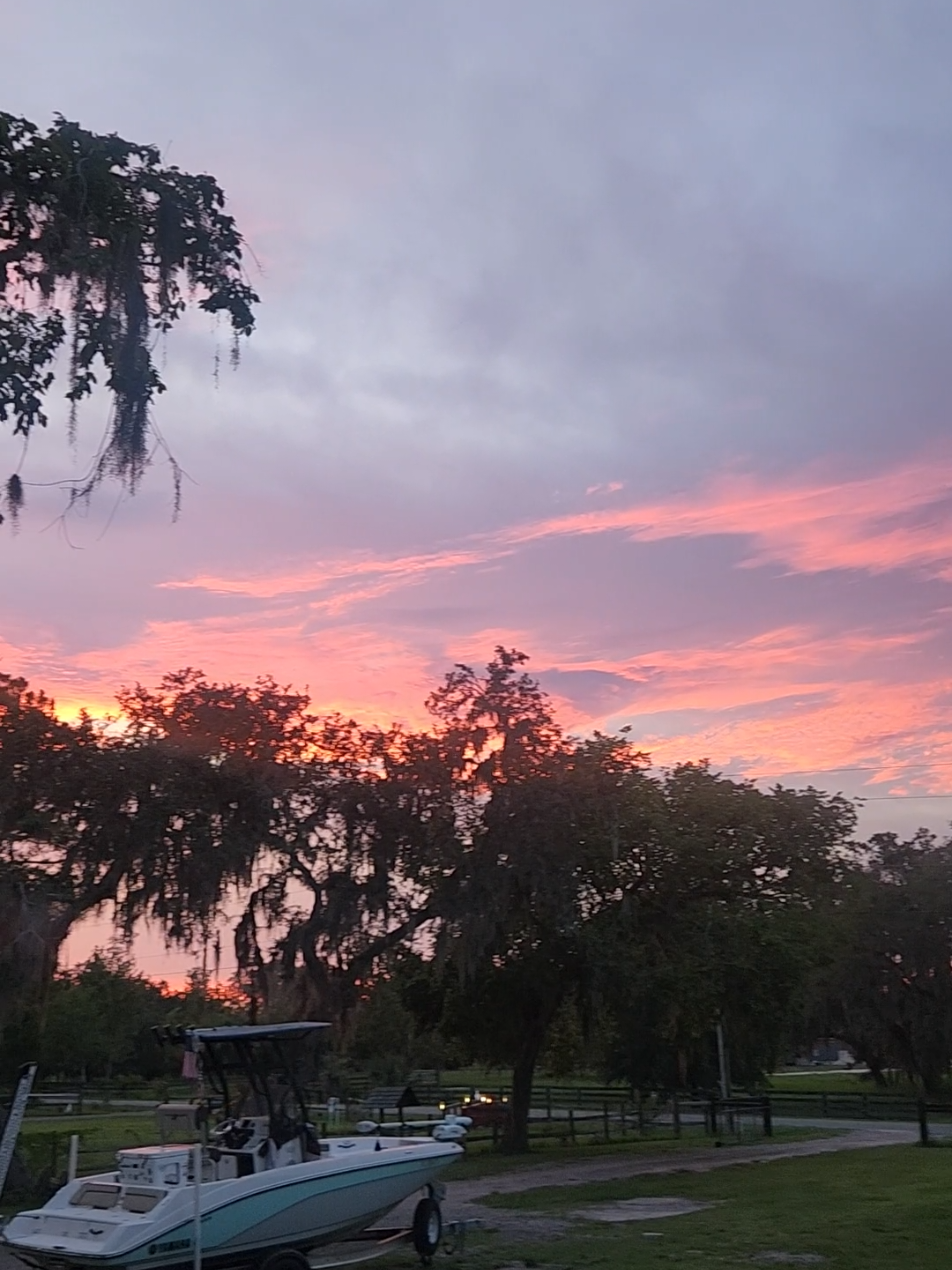 Florida sky aka God's canvas. Perfection.  #sunset #floridasunset #Godscanvas #perfection #GodisGood 