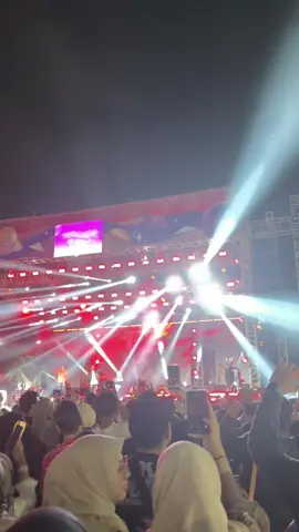 Orang lain bilang aku gila konser ndx,lah emang niatnya ikut konser ndx biar ga gilaa wkwkk😋💃🏻 #fyp #fypシ #fypシ゚viral #ndxaka #surabaya #konser #foryou 