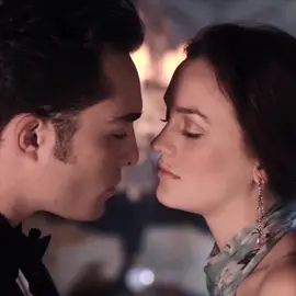 they're so toxic, i love them #blairwaldorf #chuckbass #gossipgirl #chair  ib: @𝑙𝑒𝑜𝑛𝑖 