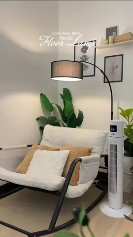 Can’t explain it but this glow feels like a hug, especially in this cold cold weather💡🕯️🛋️ #lamp #homelighting #Home #homeessentials #homedecor #interiordesign #floorlamp #cozyathome 