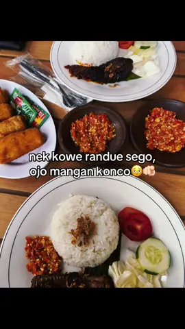 ehh ehhh🤭🤭 #katakatajowo #fakefriend #temanmakanteman #trend #viral #fyp #4upage #foryoupage #4u #4u #4youpage #xyzbca 